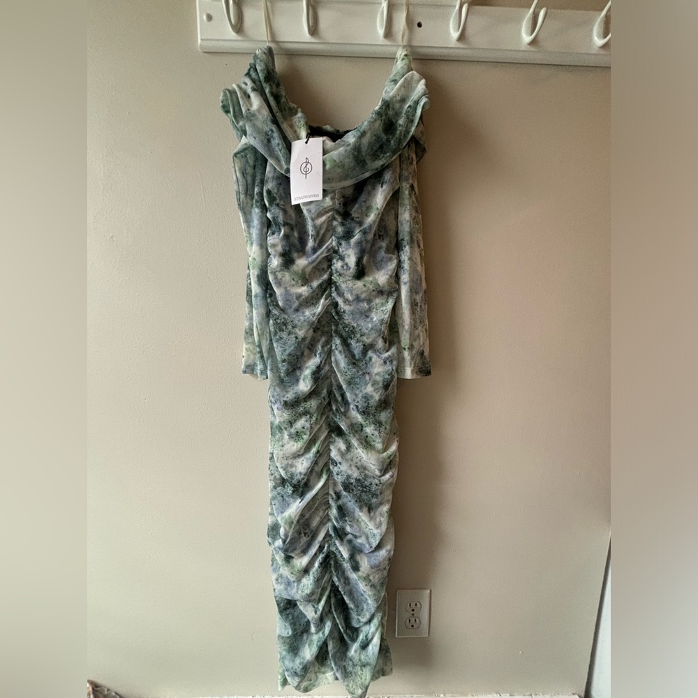 Elegant Green Patterned Dress